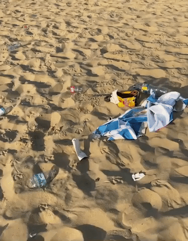 Garbage Litters Bournemouth Beach 
