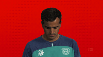 Look Up Bayer 04 GIF by Bundesliga