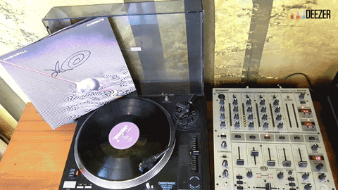 Deezer giphyupload GIF