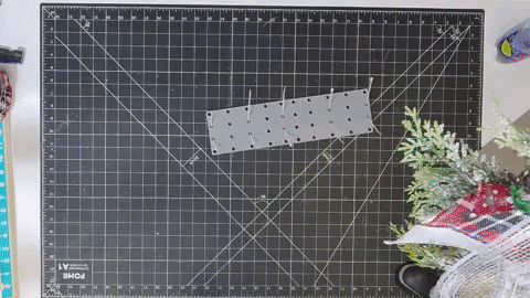 Holiday Decor GIF by uniqueinthecreek