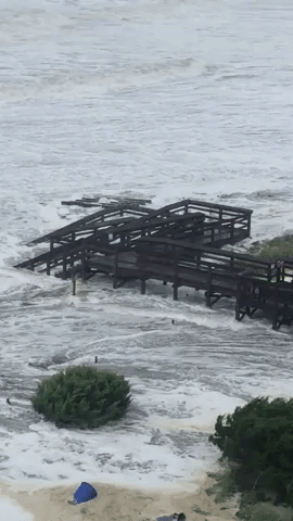 Post-Tropical Cyclone Ian's Powerful Waves Hit North Myrtle Beach