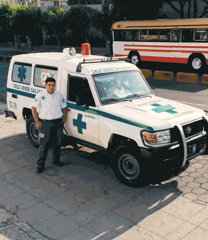 CruzVerdeOficialSv giphyupload elsalvador cvs ambulancia GIF
