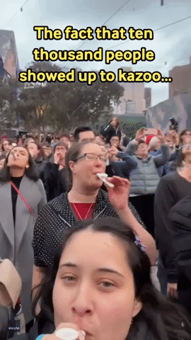 Melbourne Festival Makes 10K Kazoo 'Ruckus'