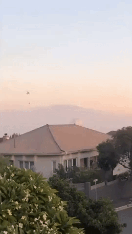 Helicopters Used to Contain Cape Town's Table Mountain Fire