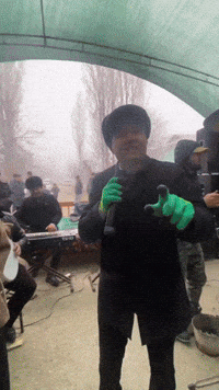 Перчатка GIF
