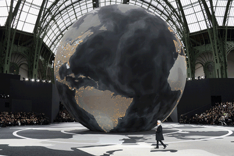 karl lagerfeld GIF