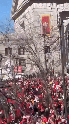 Chiefs Fans Leave After Shooting at Super Bowl Parade