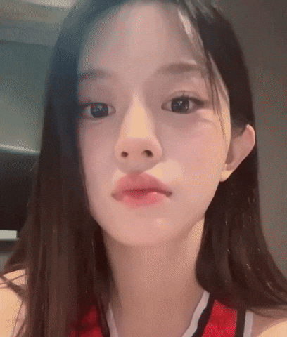 Illit GIF