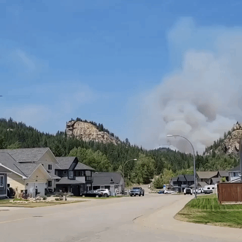 Wildfire Forces Evacuation Order for Castlegar, British Columbia