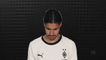 Look Up Borussia Moenchengladbach GIF by Bundesliga