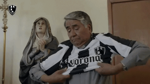 club de cuervos netflix GIF