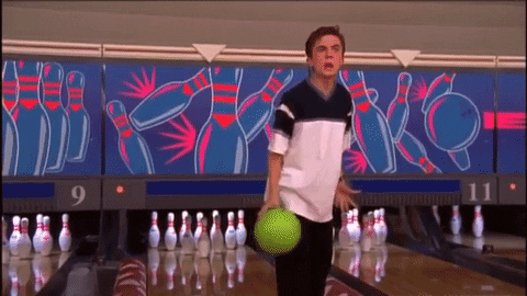 Malcolm In The Middle Bowling GIF by Malcolm France