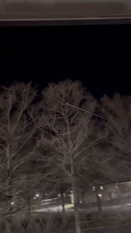 SpaceX Craft Carrying Crew-7 Streaks Across Mississippi Sky