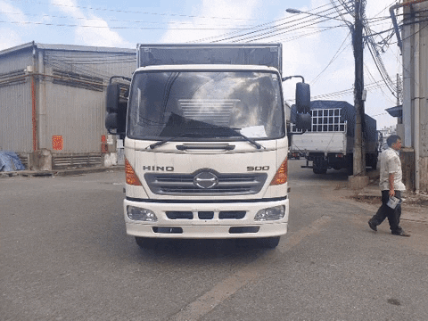 nguyntrungtin giphyupload xe tải hino fc9jltc xe tải thùng fc9jltc hino xe hino 6t4 GIF