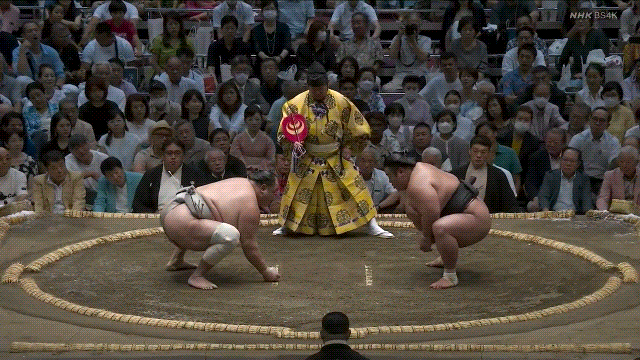 TZ85 giphyupload sumo 2023 aki basho takakeisho GIF