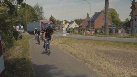 Cyclevoorjehart giphyupload cycle wielrennen fietsen GIF