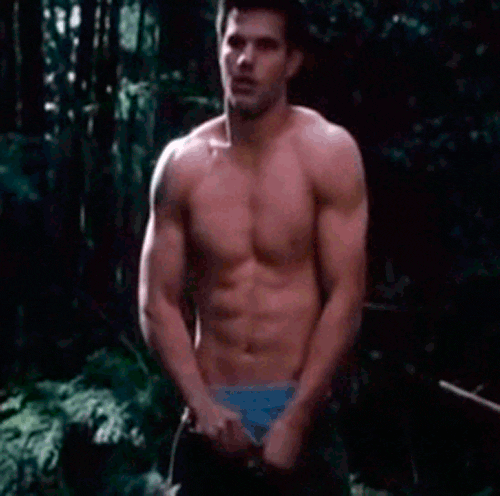taylor lautner GIF