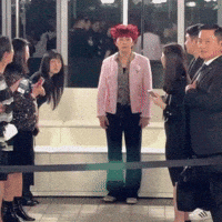 G-Dragon Bow GIF