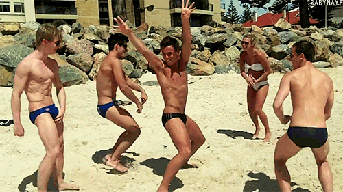 tom daley GIF