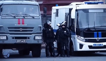 Police Crack Down on St Petersburg Anti-Mobilization Protest