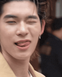 Teetee Wanpichit GIF