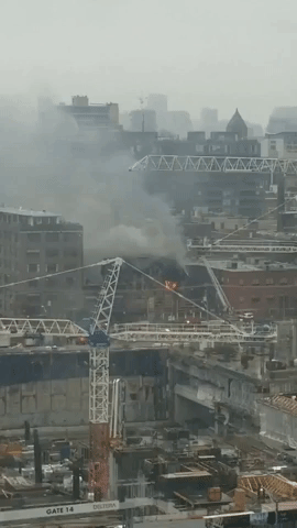 Fire Breaks Out Inside Vacant Building in Downtown Toronto