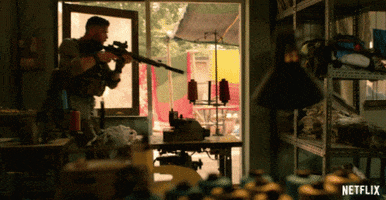 Looking Chris Hemsworth GIF by NETFLIX
