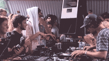 w  GIF