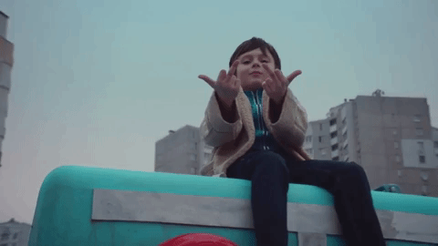 giphy.gif?cid=6c09b952he5y535g8h19lnbb6vpw99thv4asjpyrecpc6ccs&ep=v1_gifs_search&rid=giphy.gif&ct=g