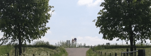 dennis holland fietsen dijk parkours GIF