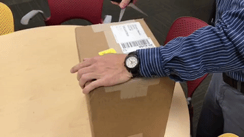 Magazine Alumni GIF