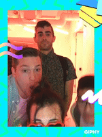 200.gif?cid=fc005b086b3baae39ed6d17a9c504301cc4b667bb888decc&rid=200.gif&ct=g