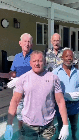 giphy.gif?cid=2154d3d741016da39fa56c1204