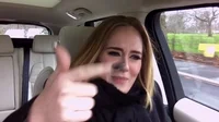 Adele durante o Carpool Karaoke, com o James Corden