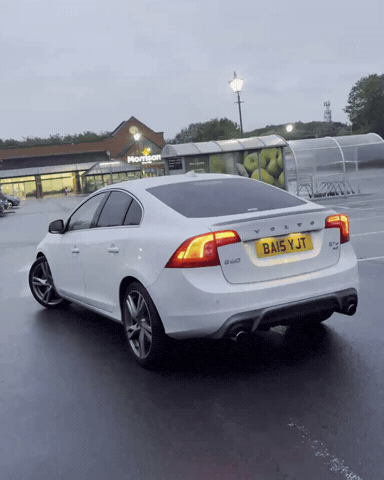 Volvo S60 GIF
