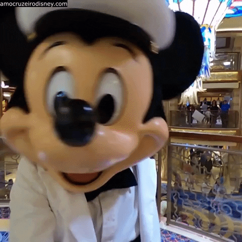 Mickey Mouse Kiss GIF by Amo Cruzeiro Disney