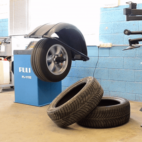ilvesmotors auto garage tire tires GIF